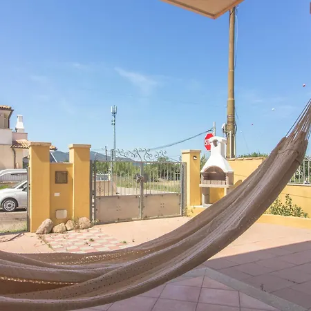 Διαμέρισμα Near The Hospital & Sea With Parking!