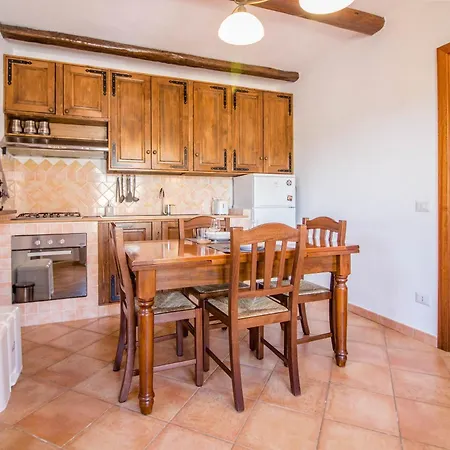 Near The Hospital & Sea With Parking! Όλμπια