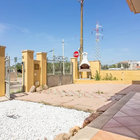 Διαμέρισμα Near The Hospital & Sea With Parking! Όλμπια