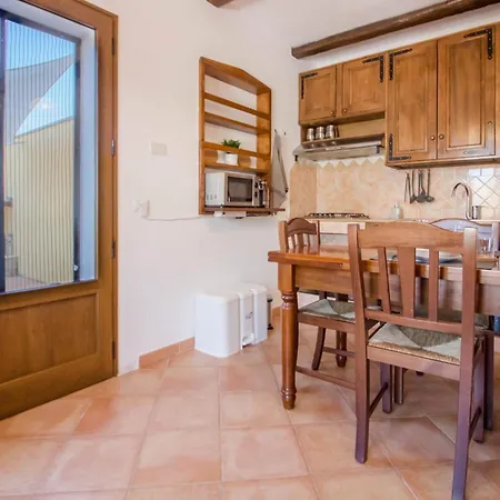 Διαμέρισμα Near The Hospital & Sea With Parking! Όλμπια